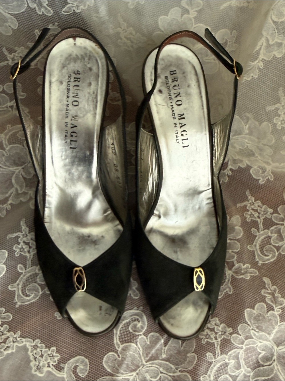 Bruno MAGLI 7B Dark Green Suede Slingback Heels with Gold Accents Vintage - Picture 9 of 12